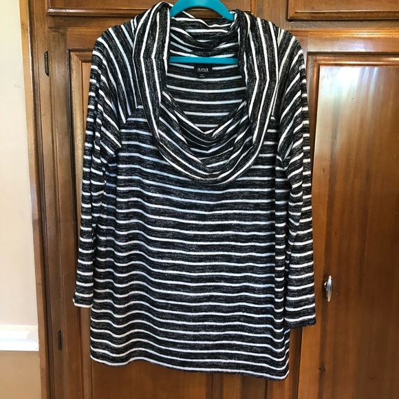 🌞GIFTED🔥Soft and warm black and white sweater - Picture 3 of 4